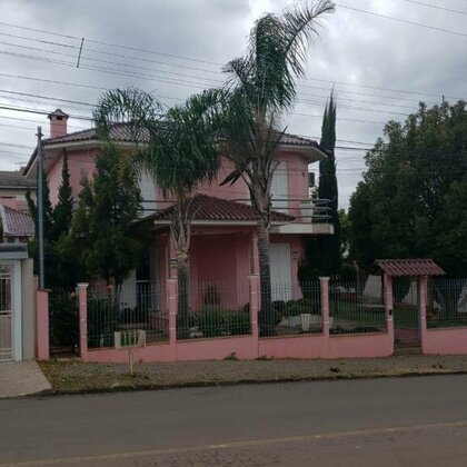 Vende-se casa rosa no Loteamento Colina!!